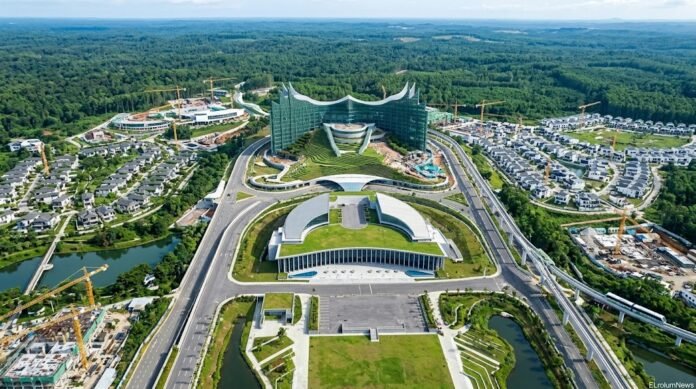 Ibu Kota Nusantara (IKN) di Kalimantan Timur terus berkembang di 2026, menjadi simbol transformasi ekonomi dan pemerataan pembangunan Indonesia.