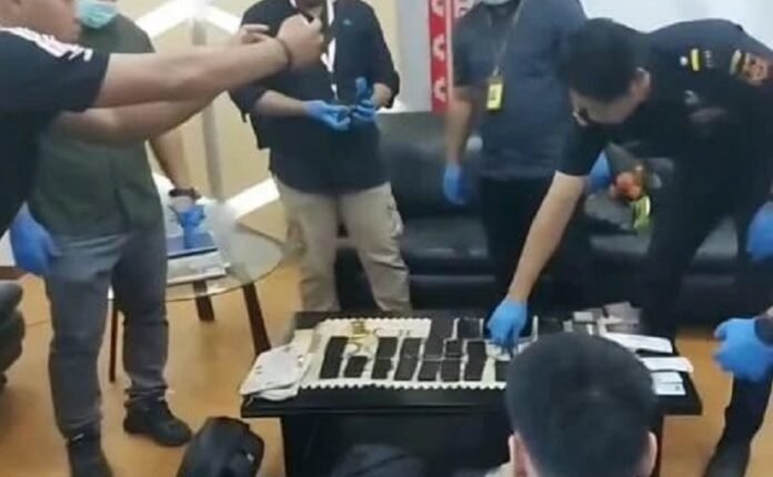 IMG-20260904-WA0009-535x420 16 kilogram emas batangan gagal diselundupkan di Bandara Sam Ratulangi Manado