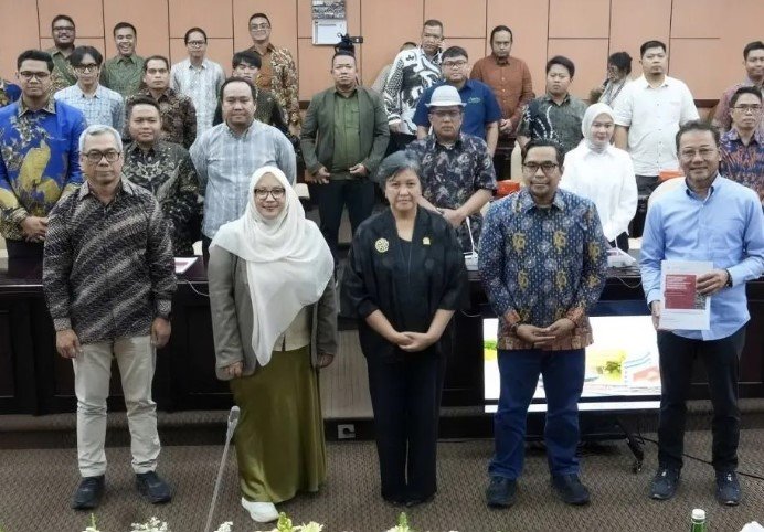 Screenshot 2026-09-16 102124 Wakil Ketua MPR Lestari Moerdijat (tengah) menerima kunjungan Pusat Studi Konstitusi (PUSaKO) Universitas Andalas di Jakarta