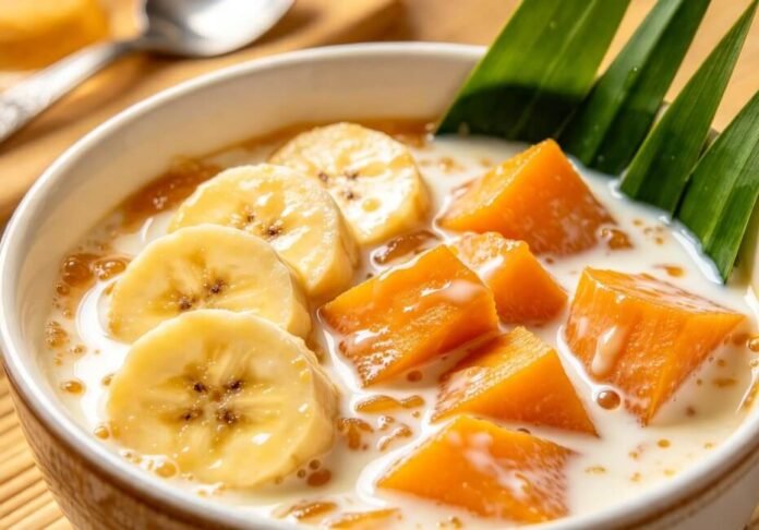 Kolak pisang dan ubi berkuah santan dengan gula aren, hidangan manis tradisional yang disajikan hangat