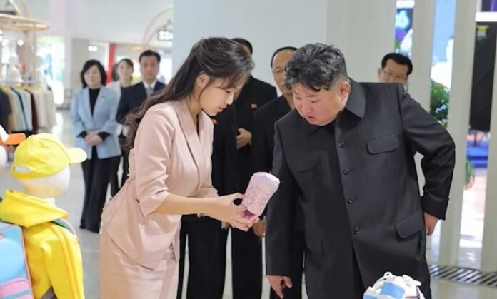 Kim Jong Un muncul di pameran pakaian, rumor kematian terbantahkan
